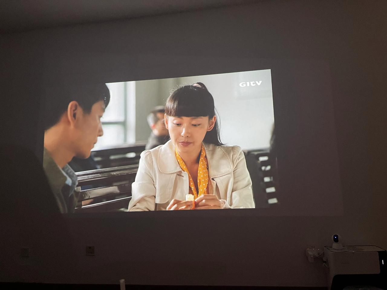 巧珍家被偷了啊…

张克南准备吃的，黄亚平就是：一天天你就知道吃！
高加林准备吃