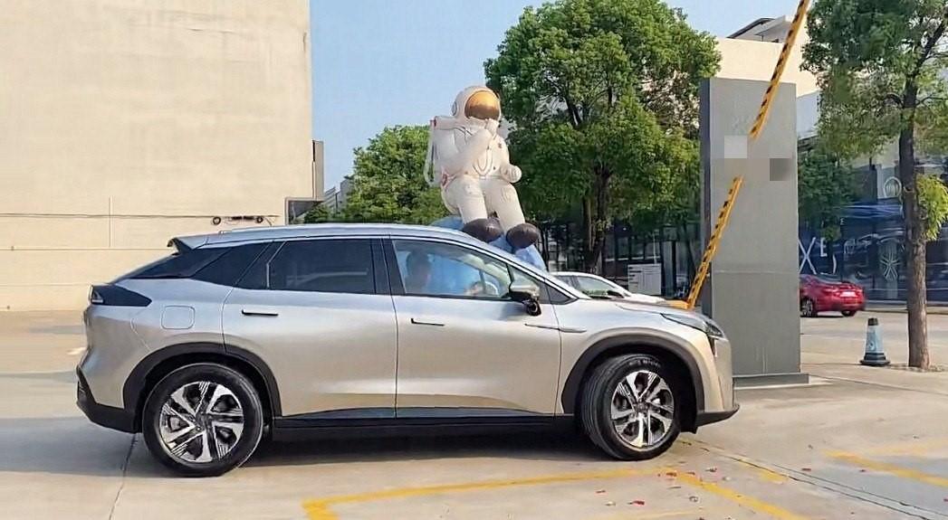 买车就是买口碑。北京7万个新能源指标的落地，让如何选好一辆新能源车成为京圈中最热