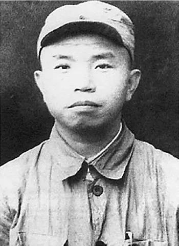 1928年，王树声被敌人追杀，扬言：“抓住王树声赏200大洋！”一农妇听到后，大