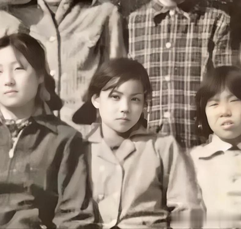 天生丽质难自弃。

即使那时她才只有12岁，即使那是在1981年，她依然气质非凡