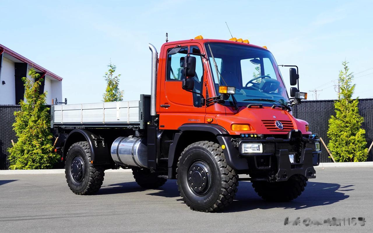 可以换左右舵的农用机械！2004年梅赛德斯-奔驰 Unimog U500