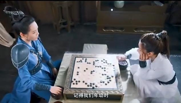 五子棋让八步都赢不了？现在电视剧里的台词也太天马行空了。
也不知道姐姐说的这个“