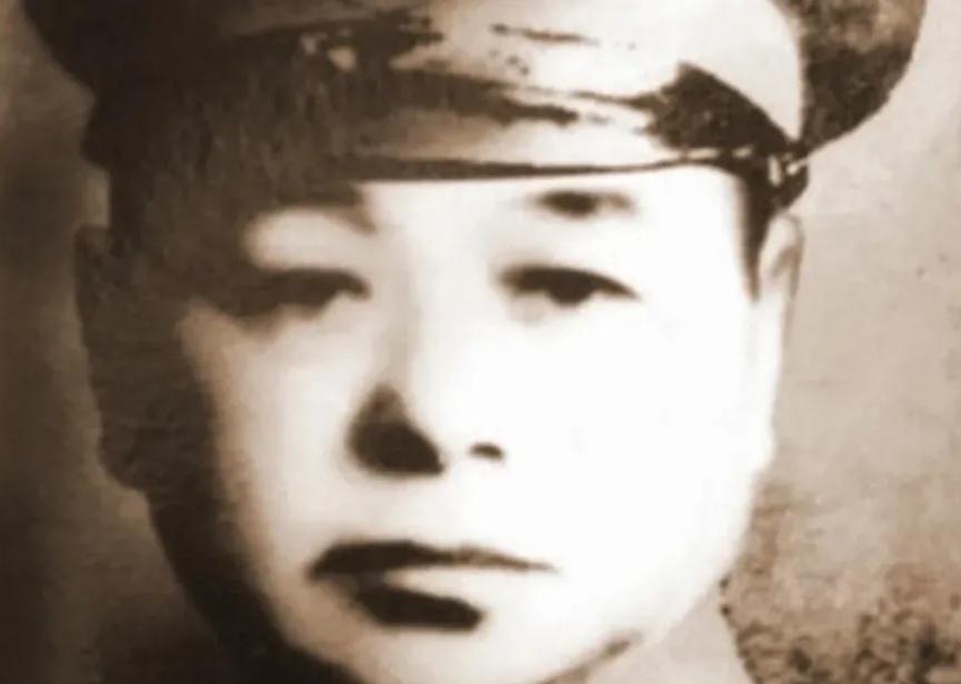 #历史那些事[超话]#1938年深夜，国民党师长范绍增用枪顶着大美人杨秀琼的头，