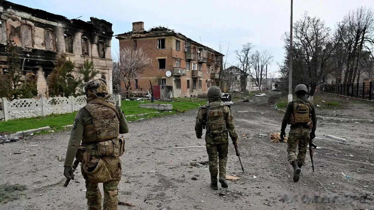 俄国防部：俄军又拿下阿尔乔莫夫斯克俩街区

来源:俄罗斯卫星通讯社

俄罗斯国防