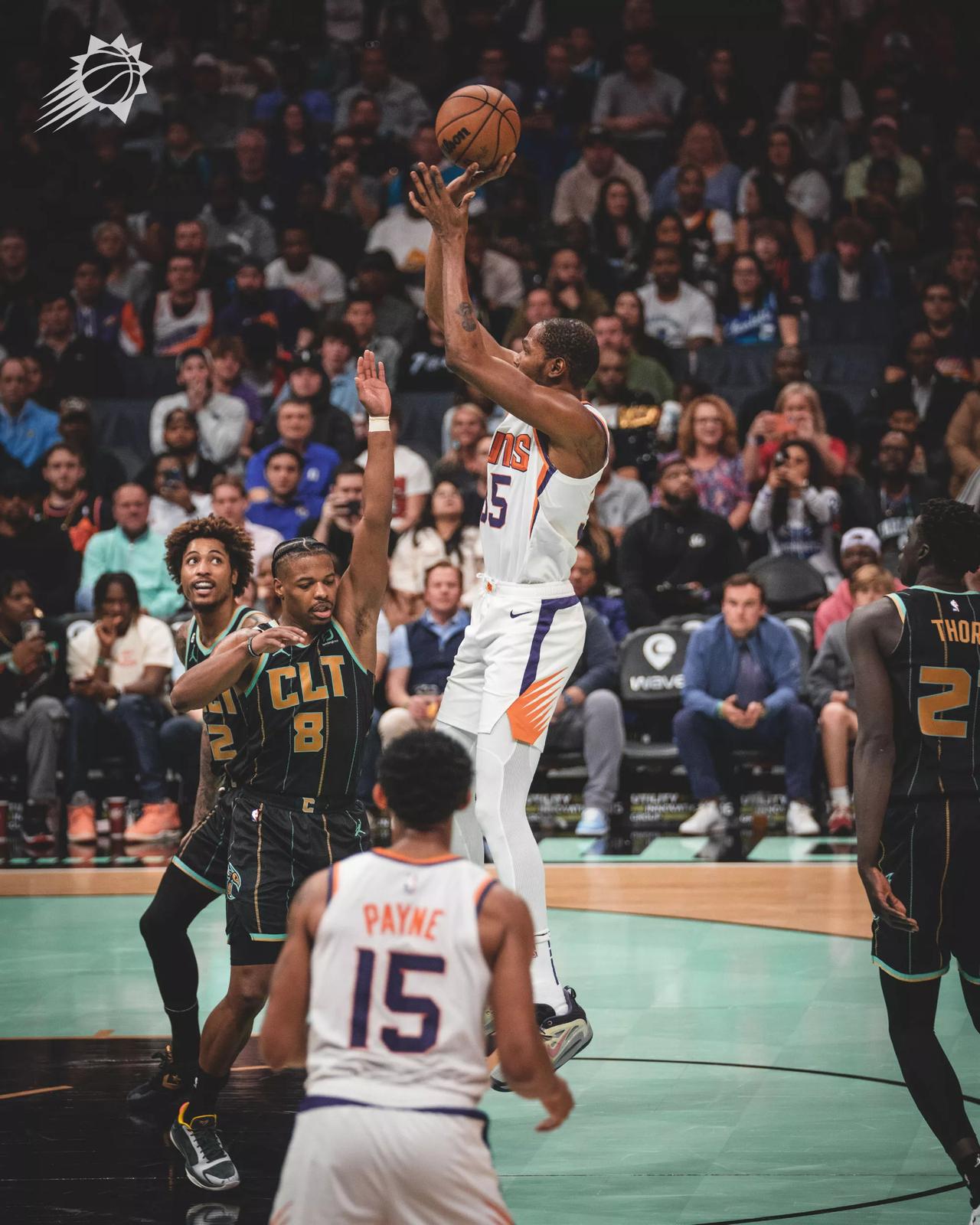 NBA常规赛，太阳在客场以105-91战胜黄蜂。
此役，杜兰特伤愈复出迎来太阳生