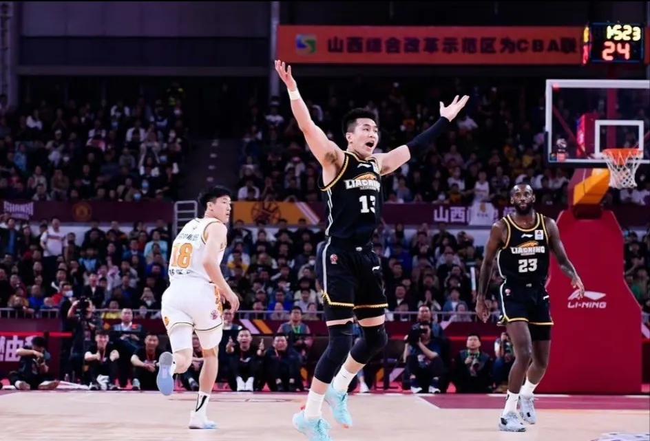 郭艾伦运球被嘘发文享受呐喊 联盟有他才精彩

CBA常规赛，辽宁男篮对阵山西男篮