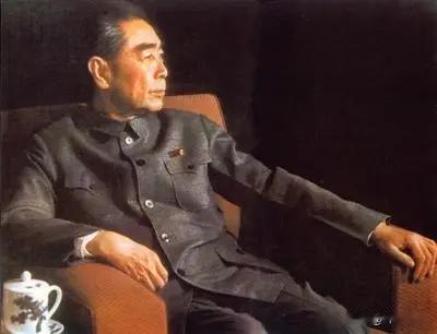 共和国的历任总理和外长身上都能看到周总理的影子！
 
曾任中国佛教协会会长的赵朴
