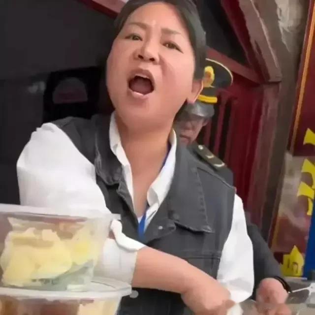 一颗老鼠屎，坏了一锅粥。
菏泽市花费10个亿，来搞牡丹花会，为的就是吸引游客，给