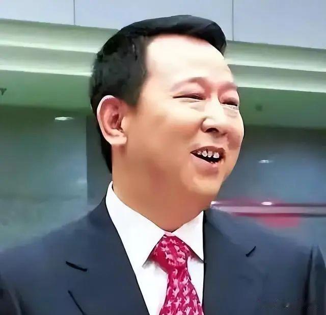 进入90年代后，刘汉抓住机会开始炒期货。这时他花重金收买各级领导，利用赌博等手段