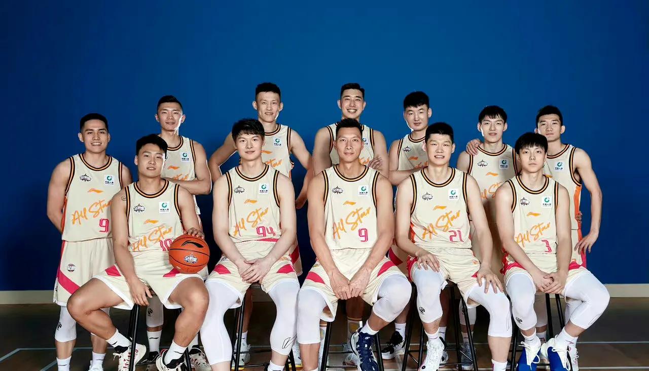 易建联和郭艾伦牢牢占据C位，他们两人是CBA的门面担当！

在CBA全明星期间的
