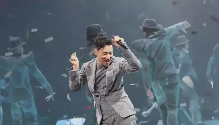 有传言说张学友三年零收入，拮据到要变卖豪宅，我总觉得这种传闻不可靠，以张学友的咖