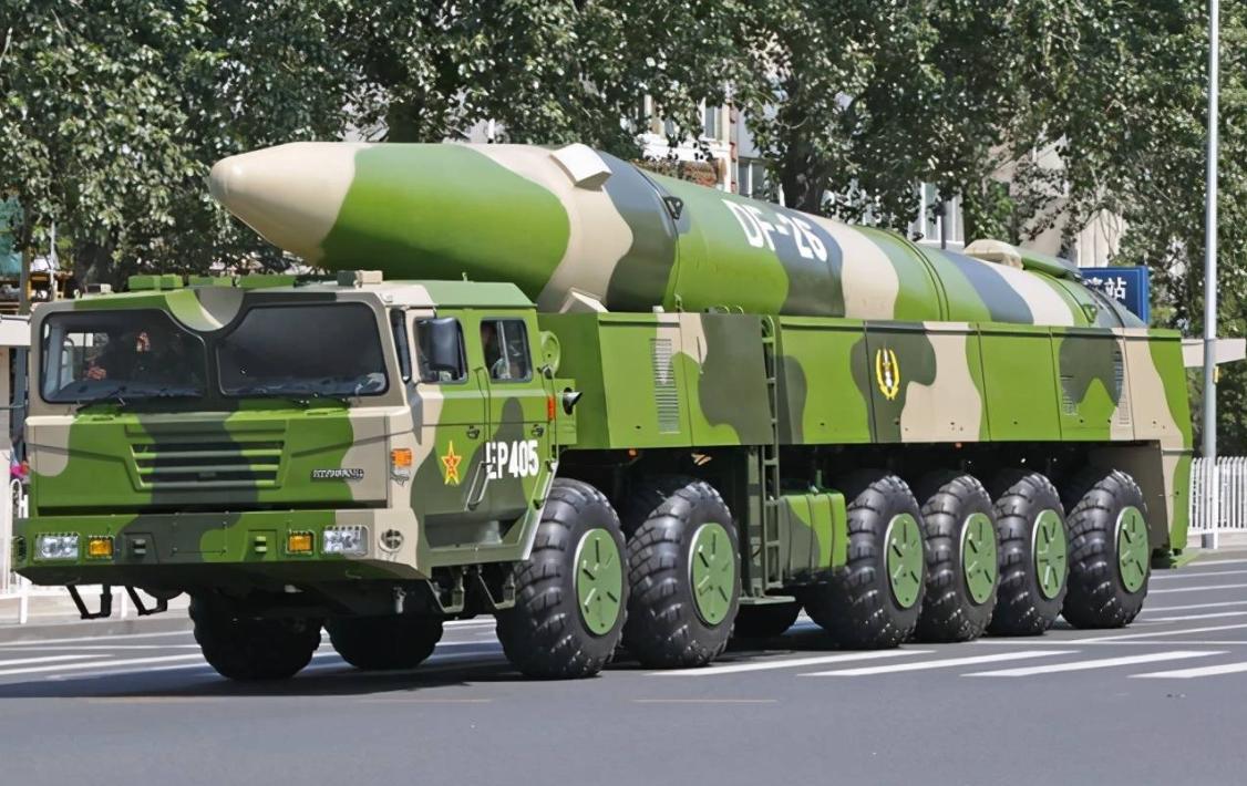 DF-26全长约14米，直径约1.4米，为射程3000～4000千米的二级固体燃