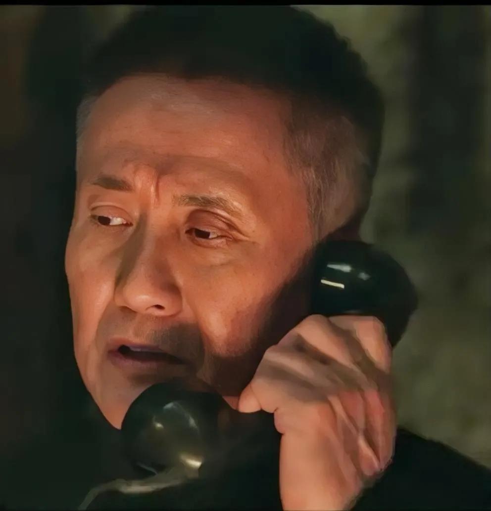 张志坚扮演的袁宗傲、佛手、闪官、钢琴师、到现在又是76号9处负责人，编辑的脑洞大