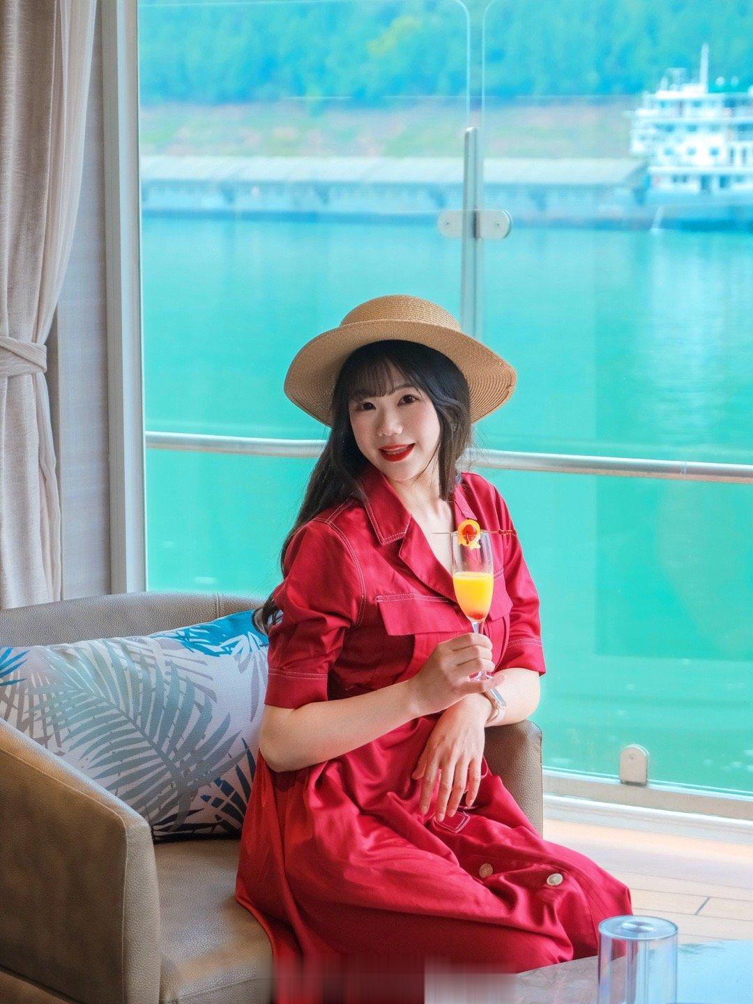 🚢吃在游轮上｜坐着世纪游轮游三峡旅行的意义就是：吃喝玩乐。游轮上的美食和活动，