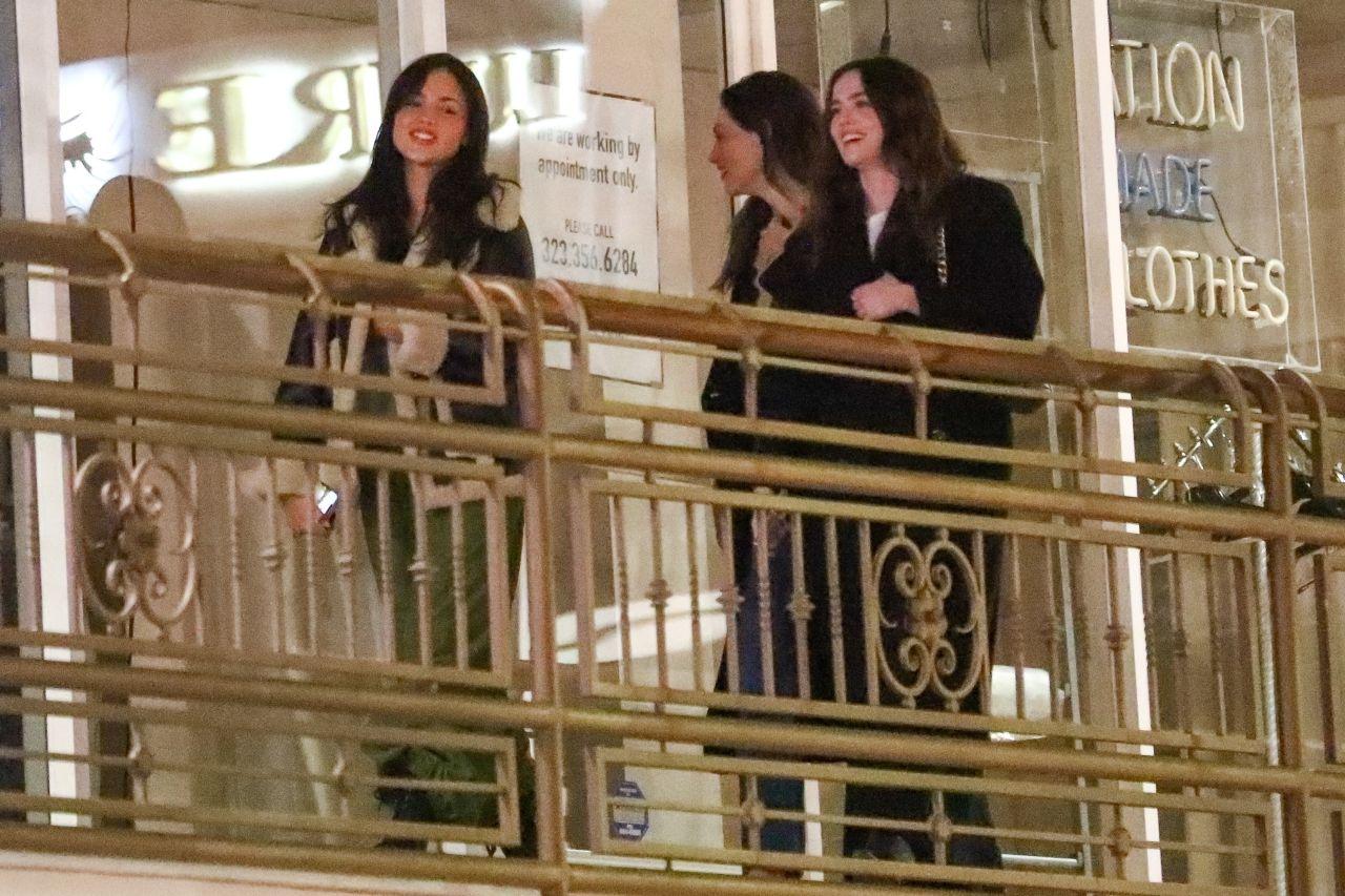 C罗前女友艾莎亲自跟闺蜜一同出门
看得出来她是个热心肠的好人！
