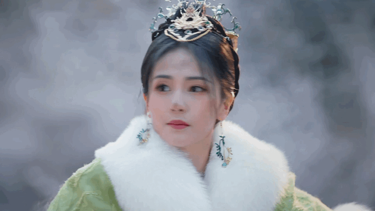 哈哈哈白鹿饰演的叶夕雾要瞬移，来回蹦跶了两下却没有反应，还在原地，越看越好玩[呲