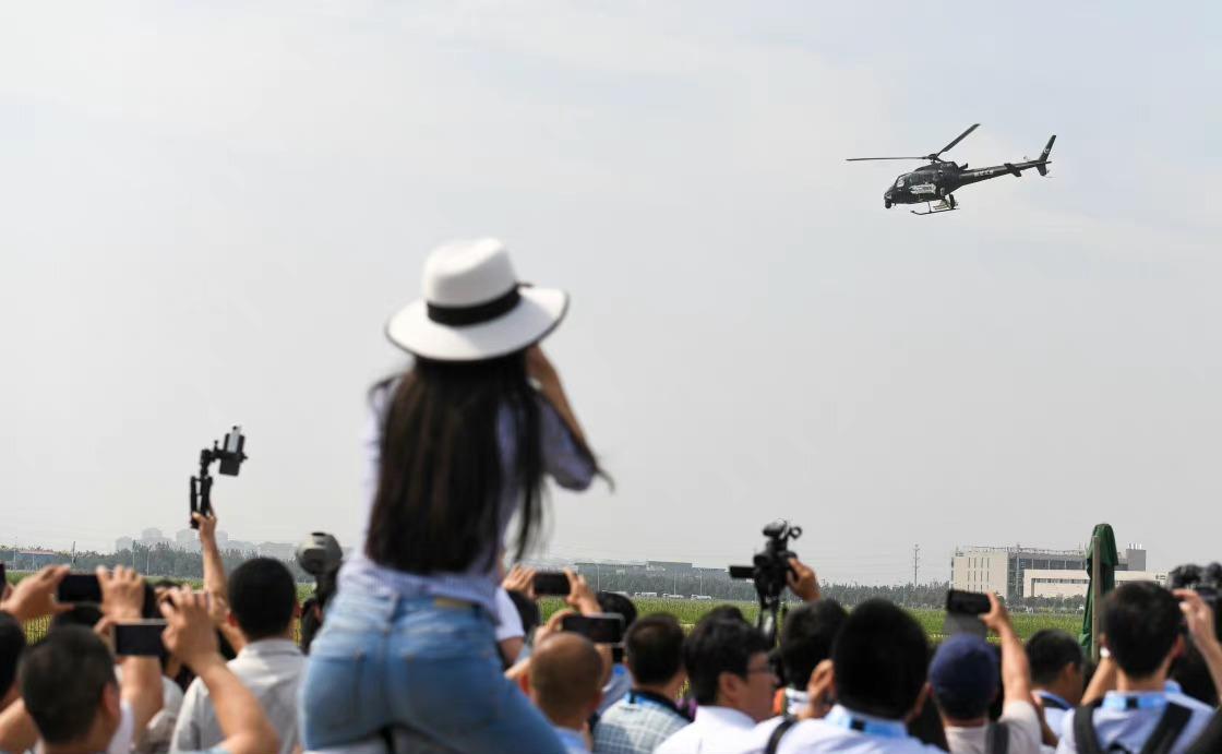 祝各位航空、军事大佬在 玩得开心。今年由于工作和家庭原因，就不过去了。今年的珠海