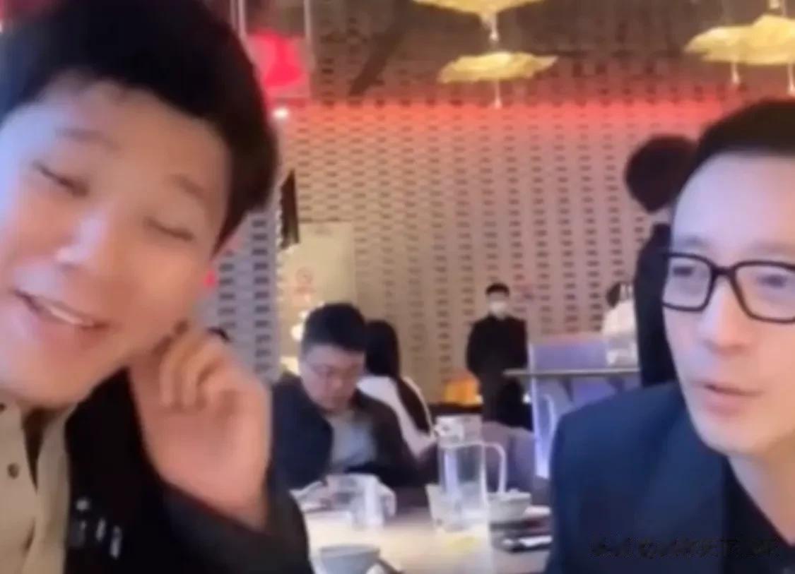 说好的来北京和张兰打官司，怎么还跑到汪小菲饭店，结果酸辣粉吃着还叙上了[捂脸][
