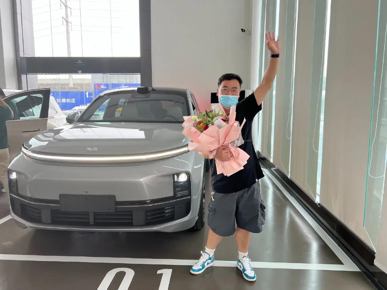 对这位车主来说，理想L9不止是“移动的家”，还是“移动办公室”？

太空橘子老师