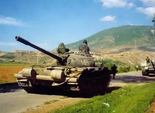 又一白眼狼国家诞生，刚拿走中囯167架战机，转身就投入西方阵营！

新中国刚成立