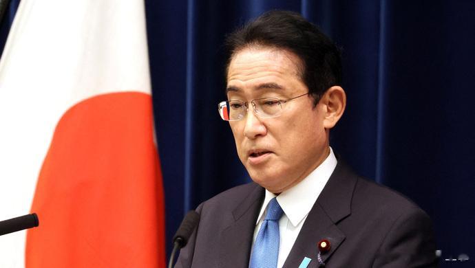 #日媒称岸田文雄正前往基辅# 岸田突访基辅，引发舆论关注。更多资讯搜俄乌冲突。我