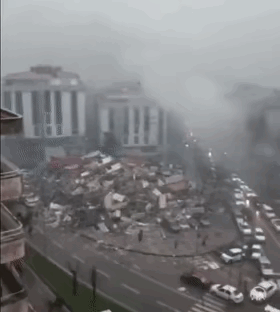 大地震后的土耳其，现场异常惨烈！根据最新报道：已有912人死亡，并且，死亡数字还
