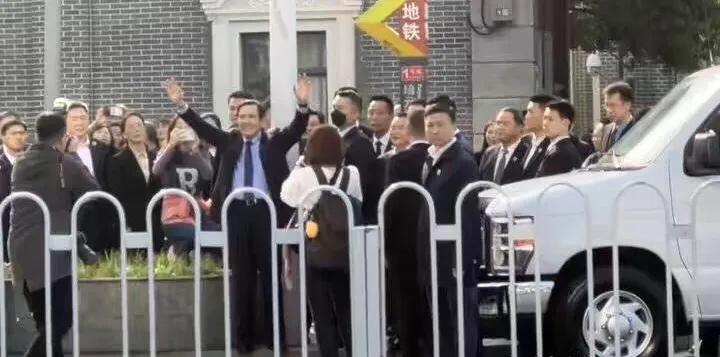 “小马哥”肯定不会想到自己会受到这么多人的关注吧？会不会有点受宠若惊呢？