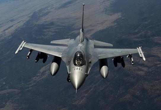 对于美国来说，在F-35过于昂贵、F-22则仍属于“非卖品”的情况下，升级款F-