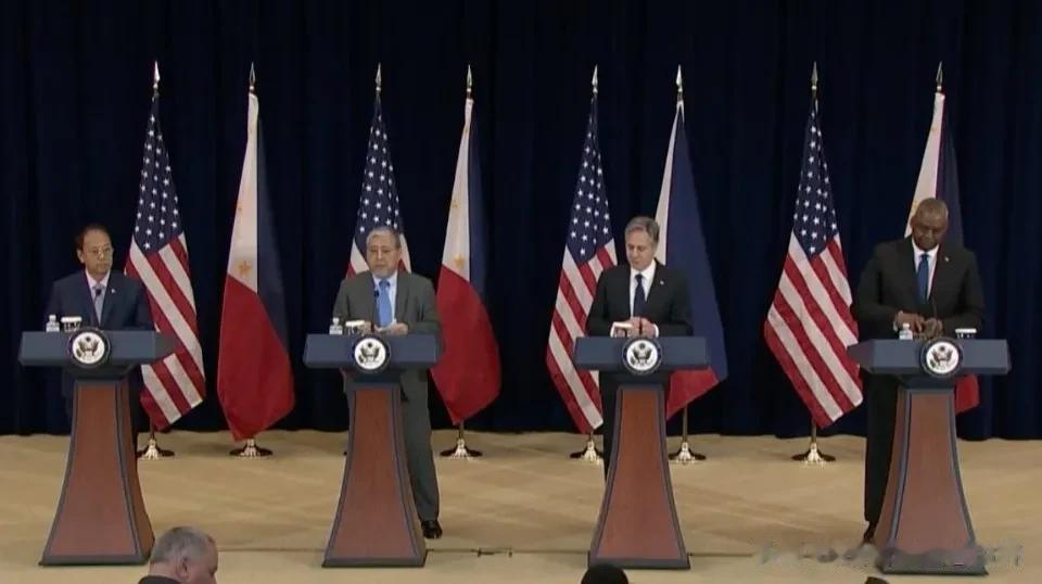 美国国务卿布林肯和国防部长奥斯汀在菲律宾举行的2+2新闻发布会上，又拿南海说事。