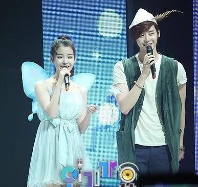 从冤家到恋人IU李钟硕官宣了！