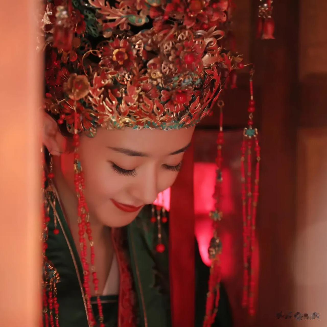 宋朝有个不成文的风气：男高娶女低嫁
姻缘自然门当户对平交最好，不过两宋时期高娶低