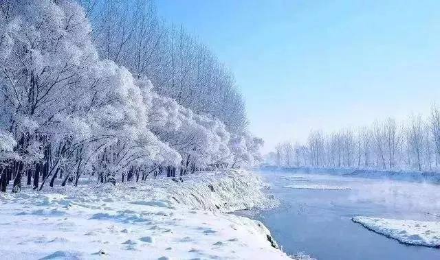 人在境外，异国的冬季冰天雪地，三天一场雪，虽然并不寒冷，但缺少国内临近春节的火热