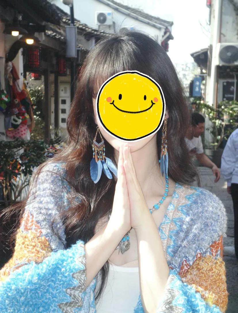 向阳而生，
阳光是最好的滤镜

日光洒在身上，头发上
整个人仿佛都在发光

不错