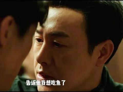 《狂彪》中，高启盛后期就跟降了智一样，他哥不让他进集团，那他明面上的生意就只有小