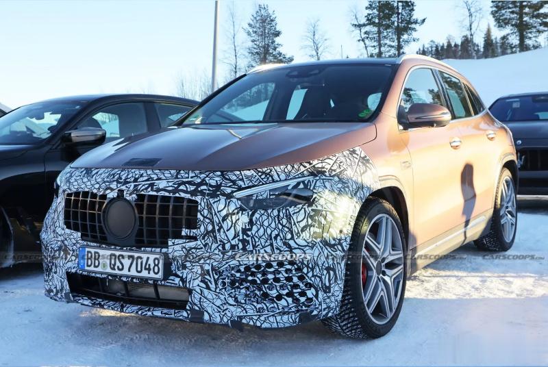 新款梅赛德斯-AMG GLA 45最新谍照曝光，新车或将于2023年正式亮相，将