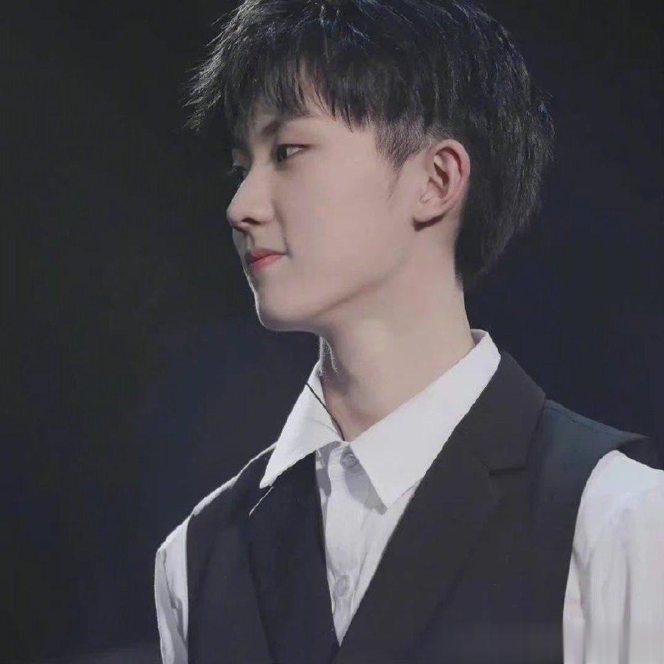 #马嘉祺[超话]#mjq#马嘉祺你好星期六绿色毛衣造型# mjq#马嘉祺的第二个