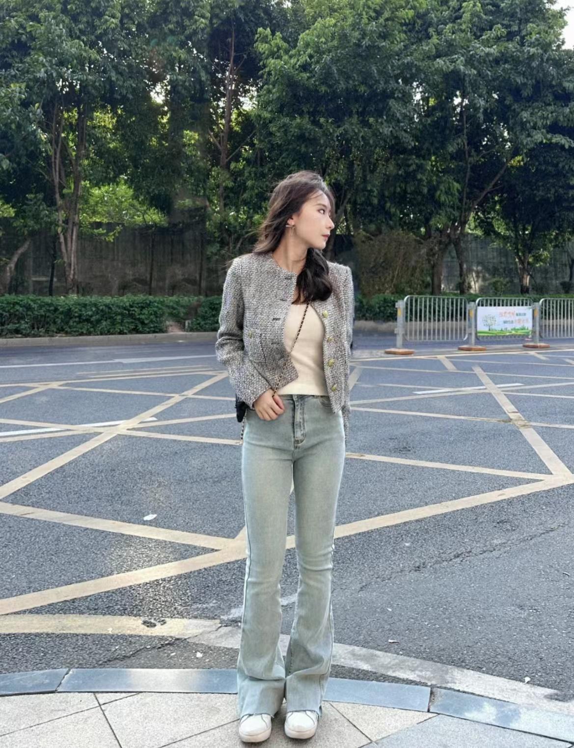 ☆小香风一直是时尚圈里的经典之一，其经典的款式和优雅的气质深受女性的喜爱。今天推