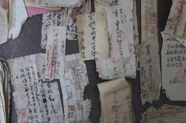 “等我死后，无论你看见什么，都不要吱声。”1982年，河北农村一老妇临终前再三叮