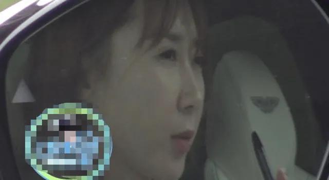 张继科女友现身张继科公司，处理公司事物，连掉十几个代言后，面临巨额违约金，张继科