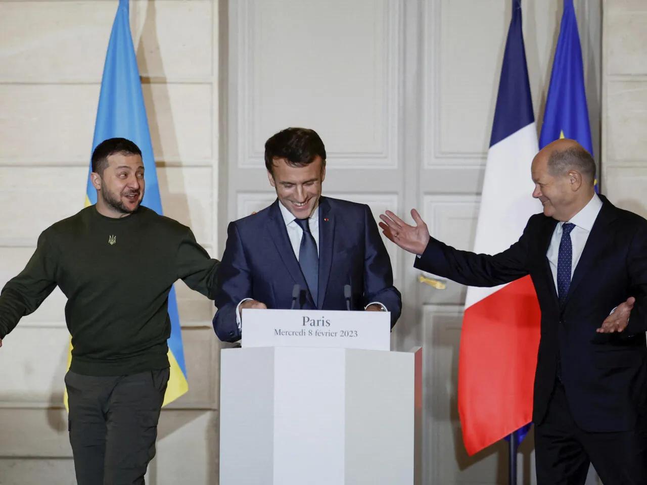 看来泽连斯基急了，“捧杀”加“恐吓”法、德领导人。在突访英国后，乌总统泽连斯基2