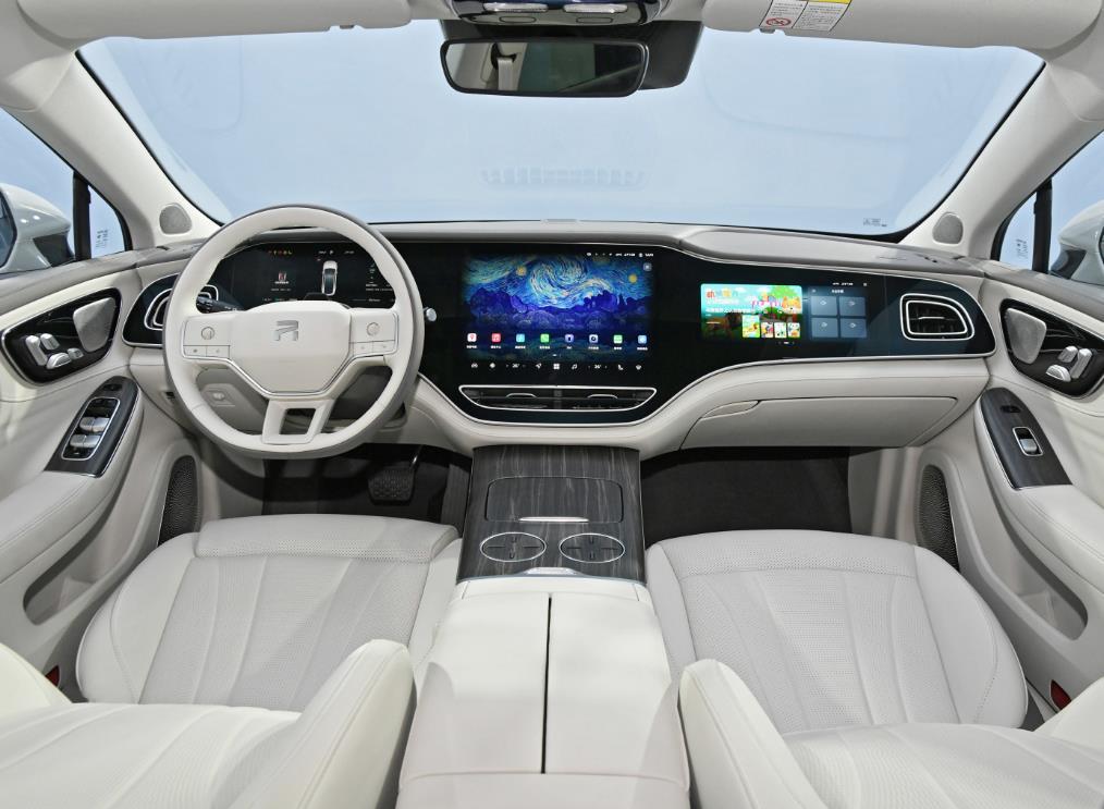 去苏州出差几天，基本上都是呆在厂里，早晚在路上的时候，也感受下苏州的交通。
苏州