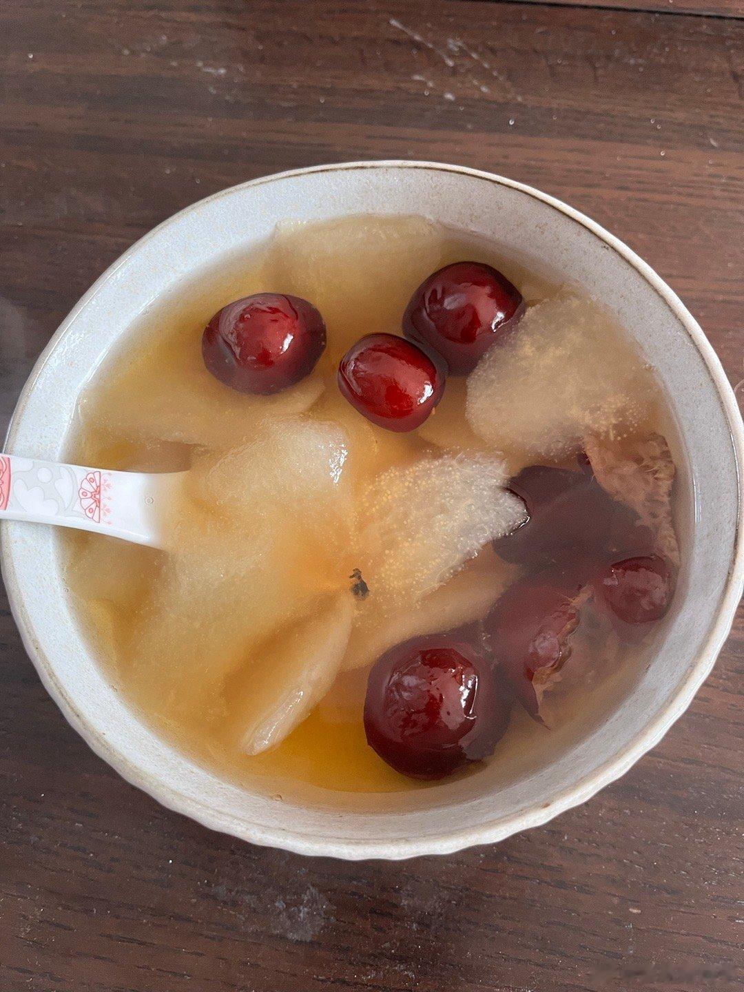 <p>昨天才买完梨，这货就迫不