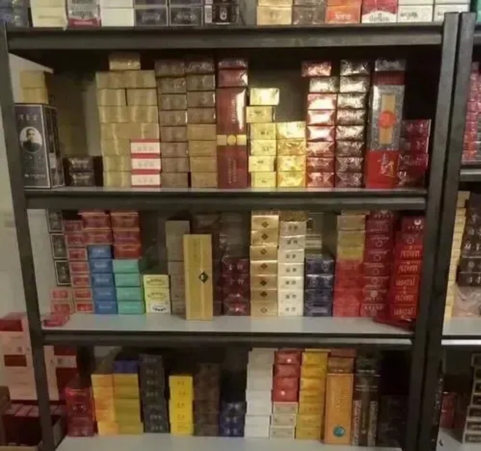 江苏徐州，一男子在自己家中存放了2000条香烟，准备给妹妹结婚用，不料，烟草局在