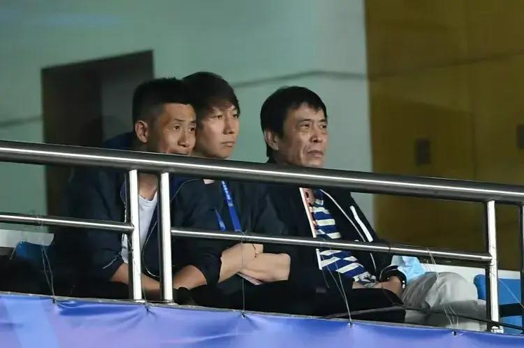 国足水太深！
正处职30人！
