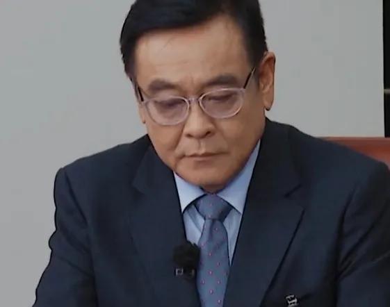 她真的是里面演的最好的 其他的