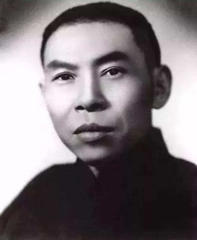 杜月笙遗言27字：

旧上海的青帮大佬杜月笙在香港度过了穷困潦倒的晚年。临终，他