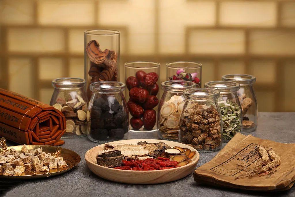 只有两味药的芍药甘草汤，简单的方子治多病（需重用）[good][good][go