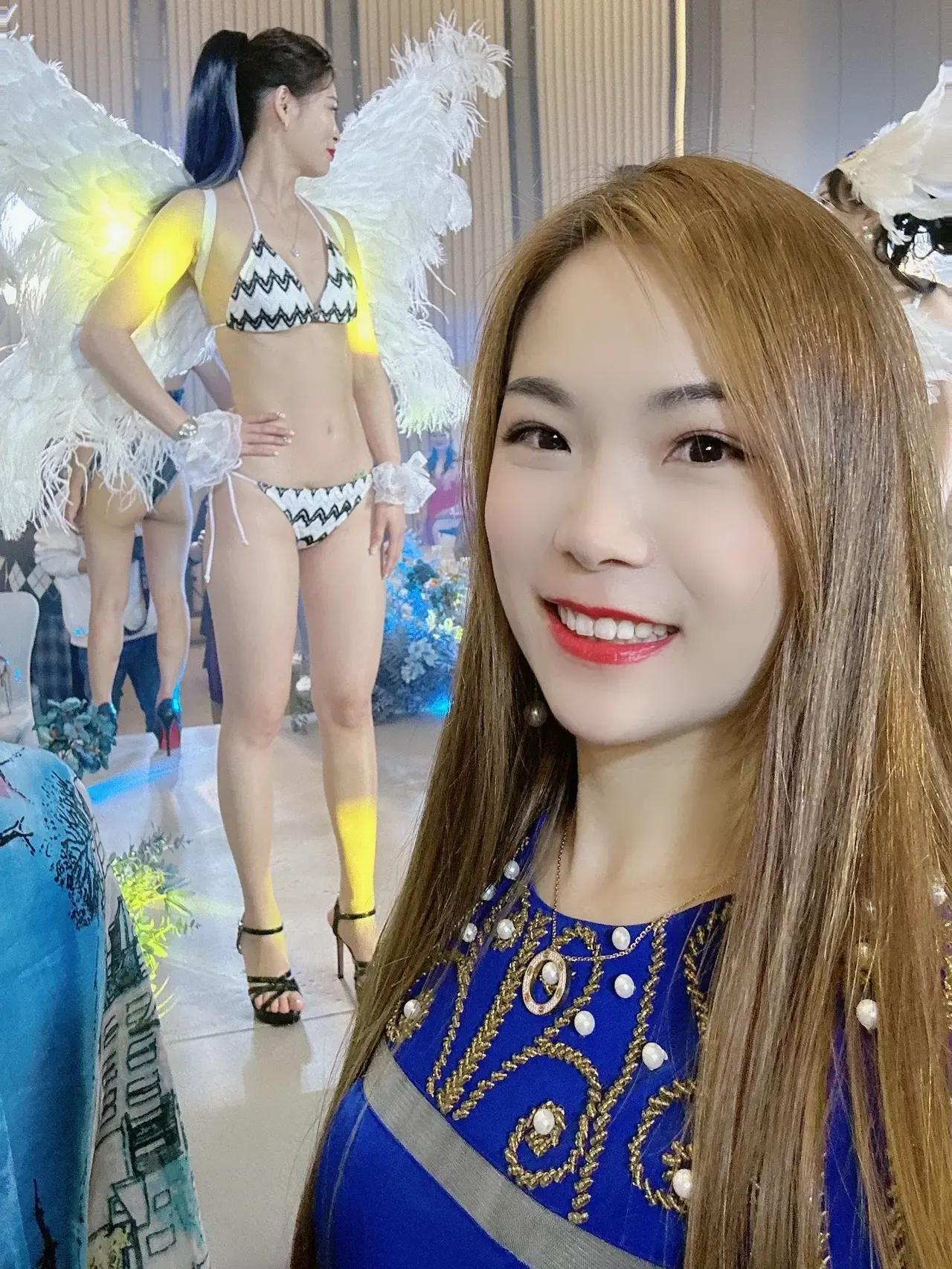 美女欣赏，T台秀。
喜欢哪位？