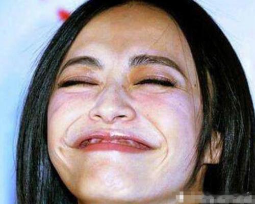 “长得还行，笑起来却让人意外”的明星，看到王俊凯：笑出腹肌！
嗨喽，亲爱读者朋友