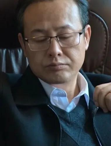 难怪老师会计界没有大佬，有没有学过会计的朋友来说说…
年审实习的时候项目经理第一